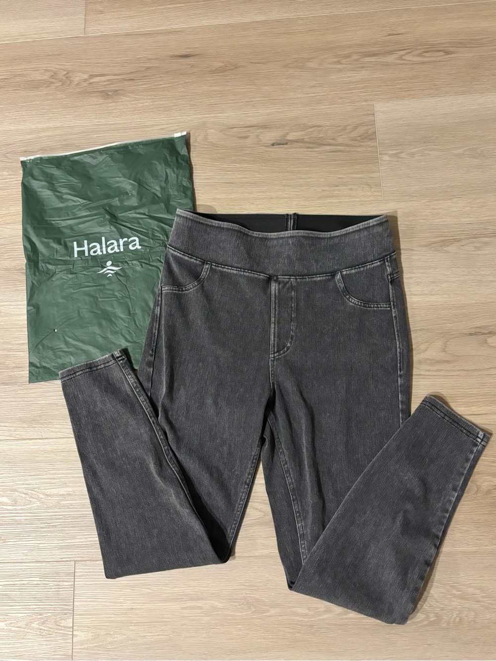 HALARA Denim Jean Jeggings Dark Charcoal Grey Viral Stretch Jeans MSRP $52
